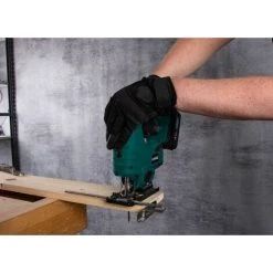 VONROC Scie Sauteuse Sans Fil VPower 20V. 1 Batterie 2.0Ah, 1 Chargeur Rapide, 2 Lames De Scie Et Guide Parallèle Inclus -Scie électrique portative Soldes 11653351 5