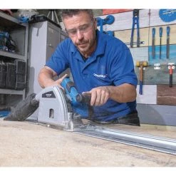 SILVERLINE SCIE CIRCULAIRE PLONGEANTE 165 Mm 1200 W AVEC RAIL DE GUIDAGE 9 SILVERLINE SCIE CIRCULAIRE PLONGEANTE 165 Mm 1200 W AVEC RAIL DE GUIDAGE -Scie électrique portative Soldes 12973763 5