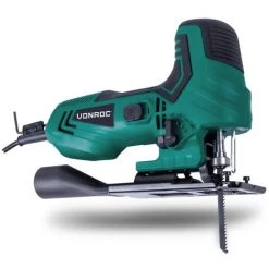 VONROC Scie Sauteuse 550W Avec Poignée Ergonomique Canon. 1 Lame De Scie Incluse – Récupération De Poussière – 4 Positions Pendulaires