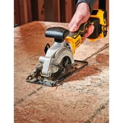 Scie Circulaire DeWALT DCS571P2T (2 X 5,0 Ah DCB115 TSTAK II) 7 Scie Circulaire DeWALT DCS571P2T (2 X 5,0 Ah DCB115 TSTAK II) -Scie électrique portative Soldes 27172714 3