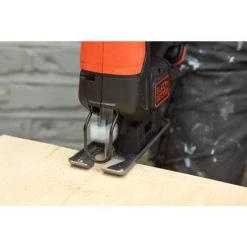 BLACK & DECKER Scie Sauteuse 12V USB (sans Batterie) BLACK+DECKER BDCJS12N-XJ -Scie électrique portative Soldes 34599466 3