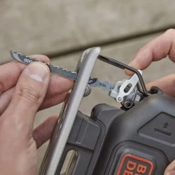 BLACK & DECKER Scie Sauteuse Sans Fil - 12 V - 1,5 Ah - 1 Batterie - 1 Lame Pour Le Bois - Livrée En Sac De Rangement -Scie électrique portative Soldes 34599481 5