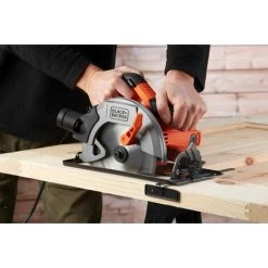 BLACK & DECKER Scie Circulaire Filaire - 5500 Rpm 1500W BLACK+DECKER CS1550-QS 8 BLACK & DECKER Scie Circulaire Filaire - 5500 Rpm 1500W BLACK+DECKER CS1550-QS -Scie électrique portative Soldes 34599664 4