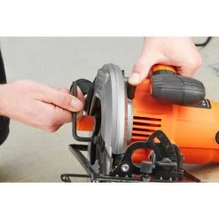 BLACK & DECKER Scie Circulaire Filaire - 5500 Rpm 1500W BLACK+DECKER CS1550-QS 9 BLACK & DECKER Scie Circulaire Filaire - 5500 Rpm 1500W BLACK+DECKER CS1550-QS -Scie électrique portative Soldes 34599664 5