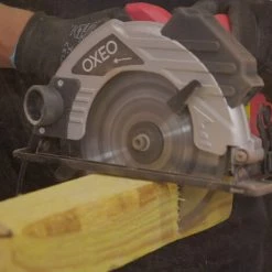 OXEO Scie Circulaire Avec Guide Laser 1200w - Livré Avec 2 Disques : Un Disque 24 Dents Et Un Disque 60 Dents -Scie électrique portative Soldes 36824577 5