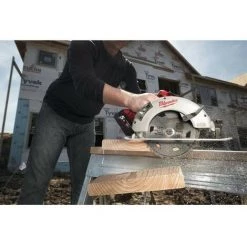.MILWAUKEE. Scie Circulaire 66mm Bois Plastique 18V, 5,0Ah, 2 Batteries 18V 5,0Ah, Chargeur, HD Box - Milwaukee M18 BLCS66-502X -Scie électrique portative Soldes 53303888 5