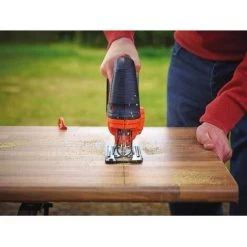 BLACK & DECKER Black + Decker BDCJS18N-XJ Scie Sauteuse Pendulaire Sans Batterie -Scie électrique portative Soldes 5373888 5