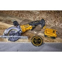 DEWALT Scie Circulaire XR 18V 5Ah LiIon Brushless 115mm 2 Batteries Coffret TSTAK -Scie électrique portative Soldes 57031581 3
